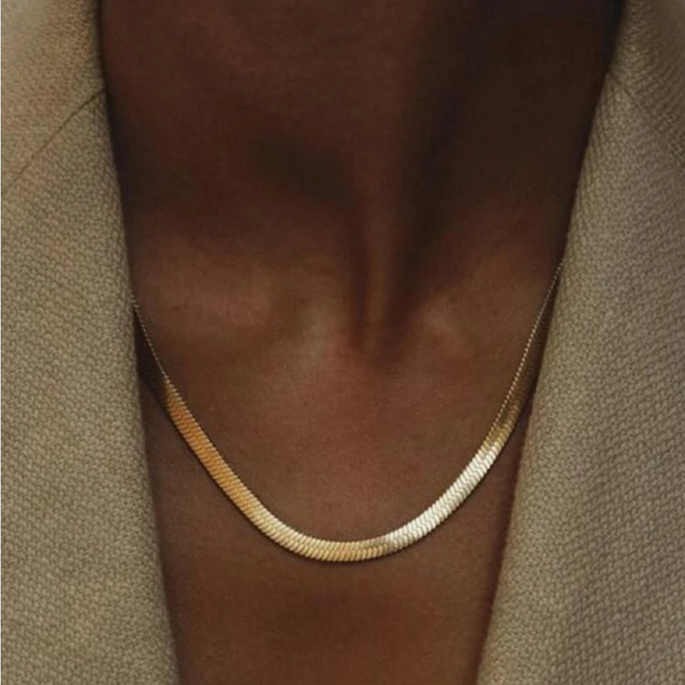 Gold plated stainless steel herringbone necklace - Picture 3 of 3